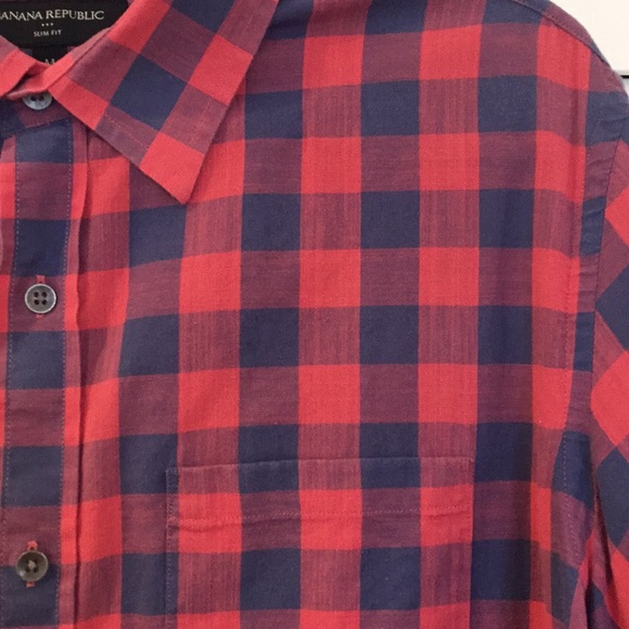 M Banana Republic Short Sleeve Button-Down - Picture 2 of 2